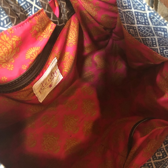 Large Bag - Picture 3 of 6